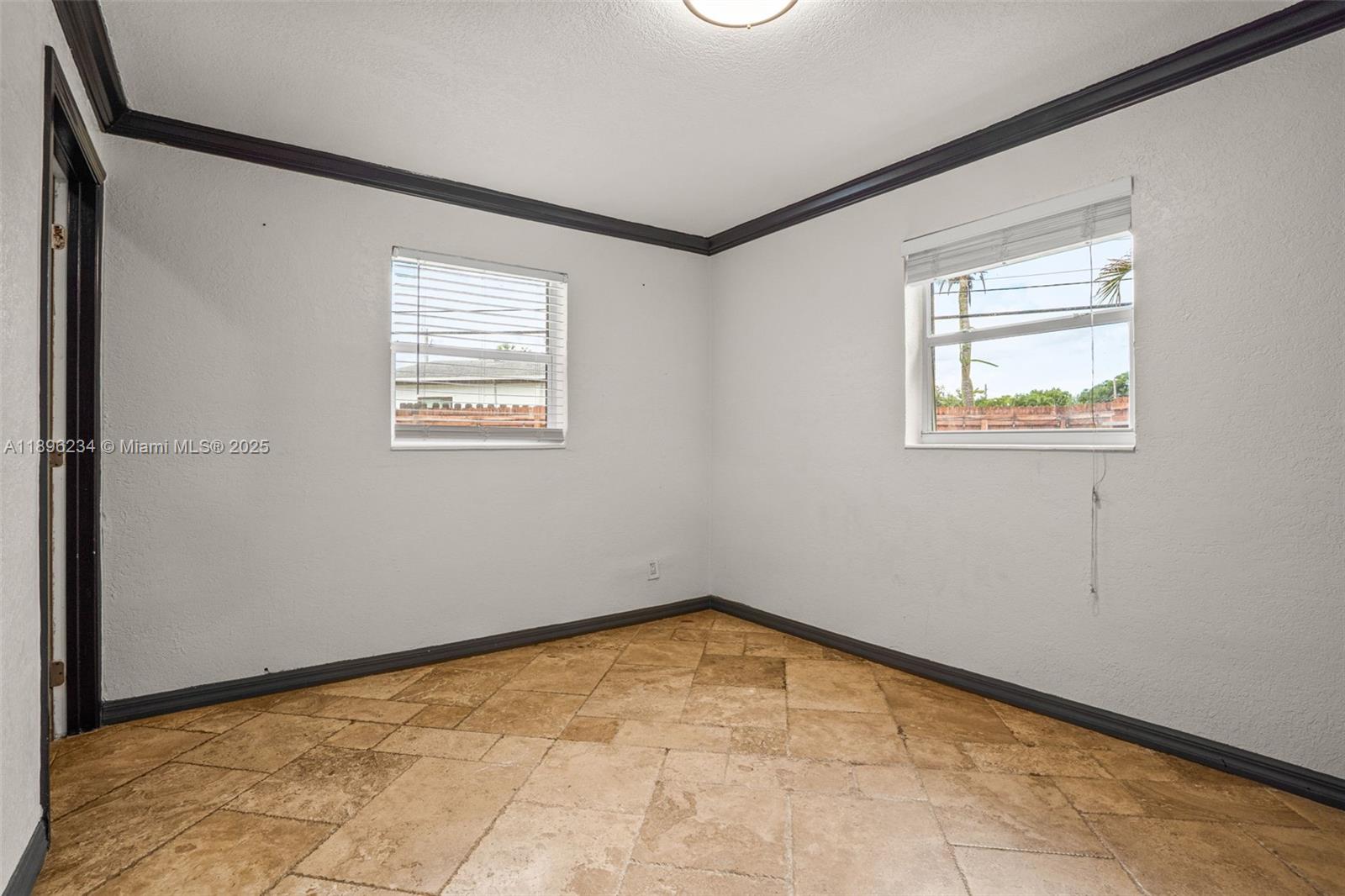 PLAYLAND ISLES - Residential