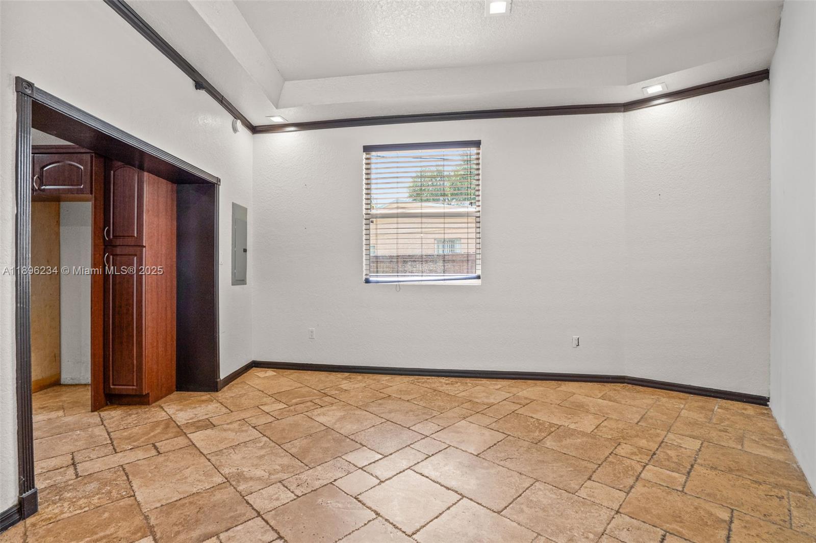PLAYLAND ISLES - Residential