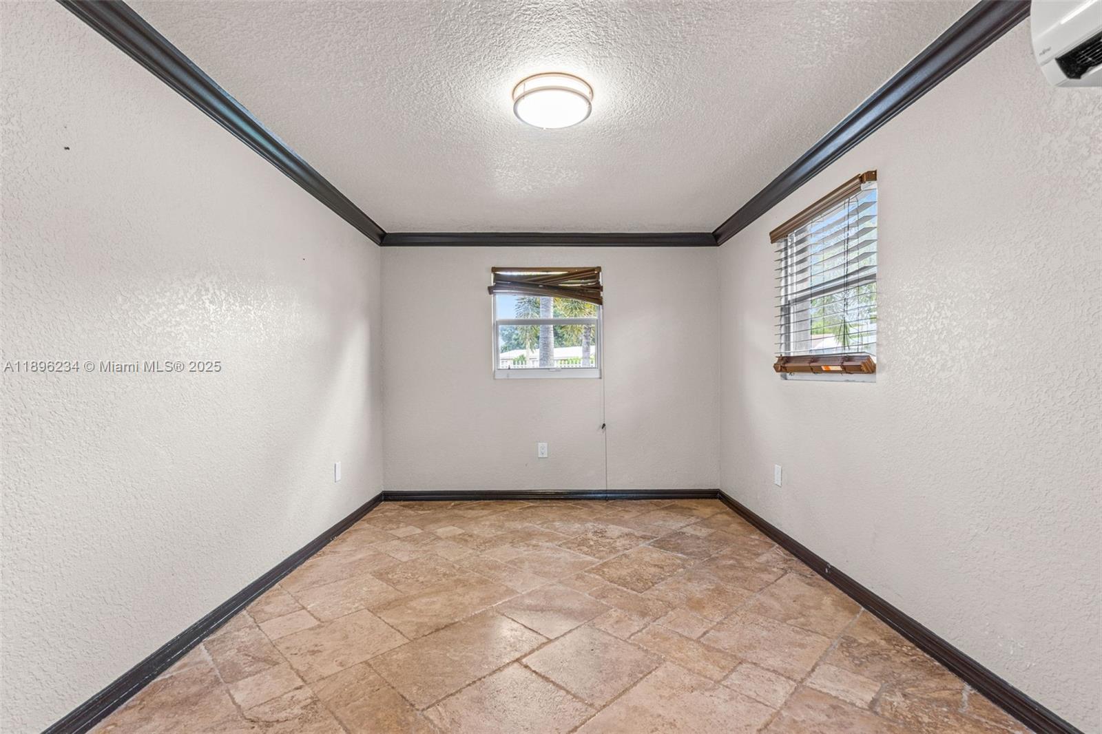 PLAYLAND ISLES - Residential