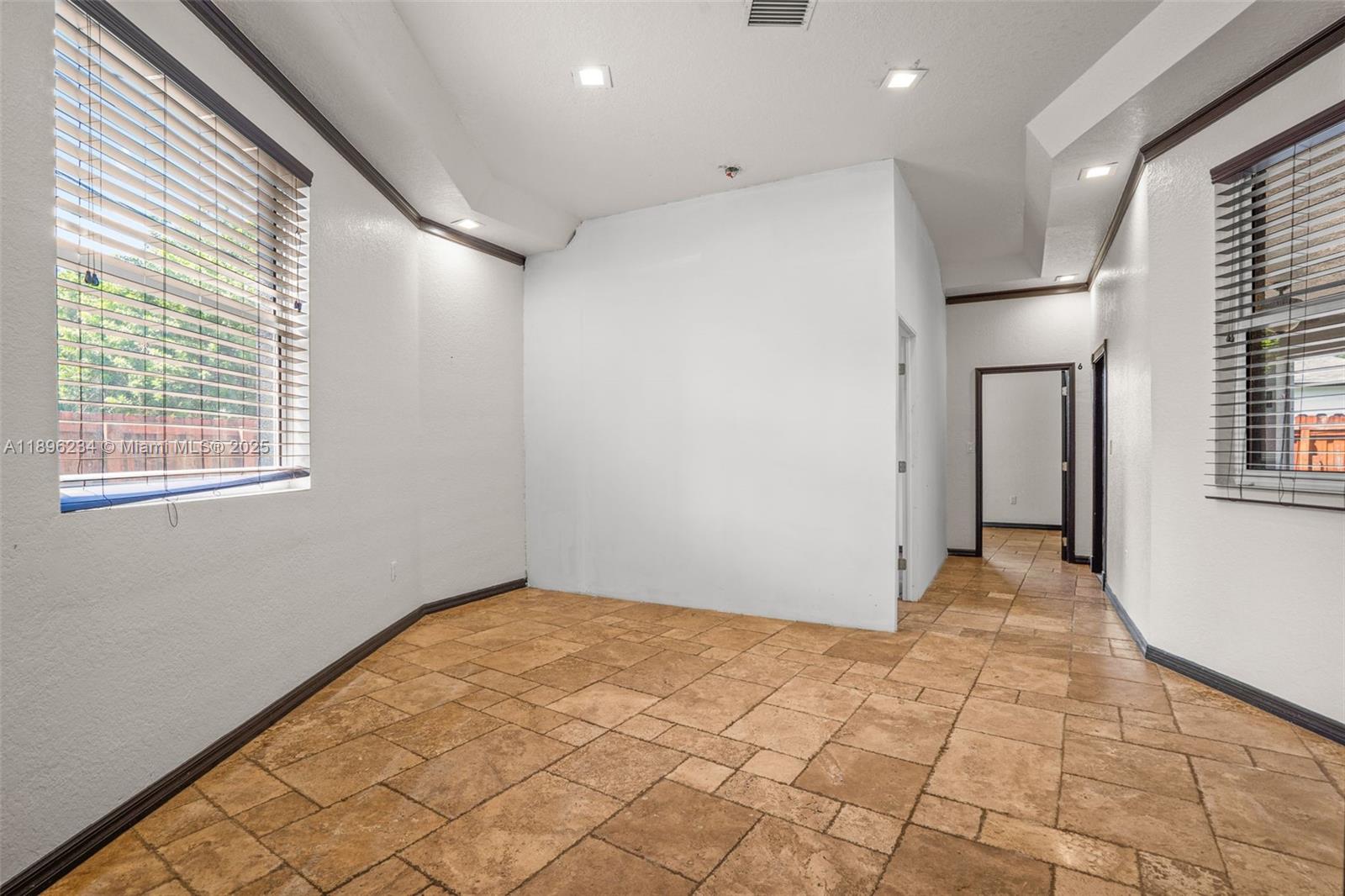 PLAYLAND ISLES - Residential