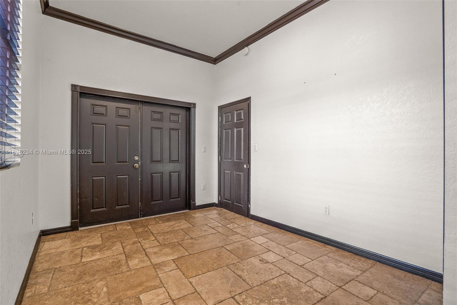 PLAYLAND ISLES - Residential