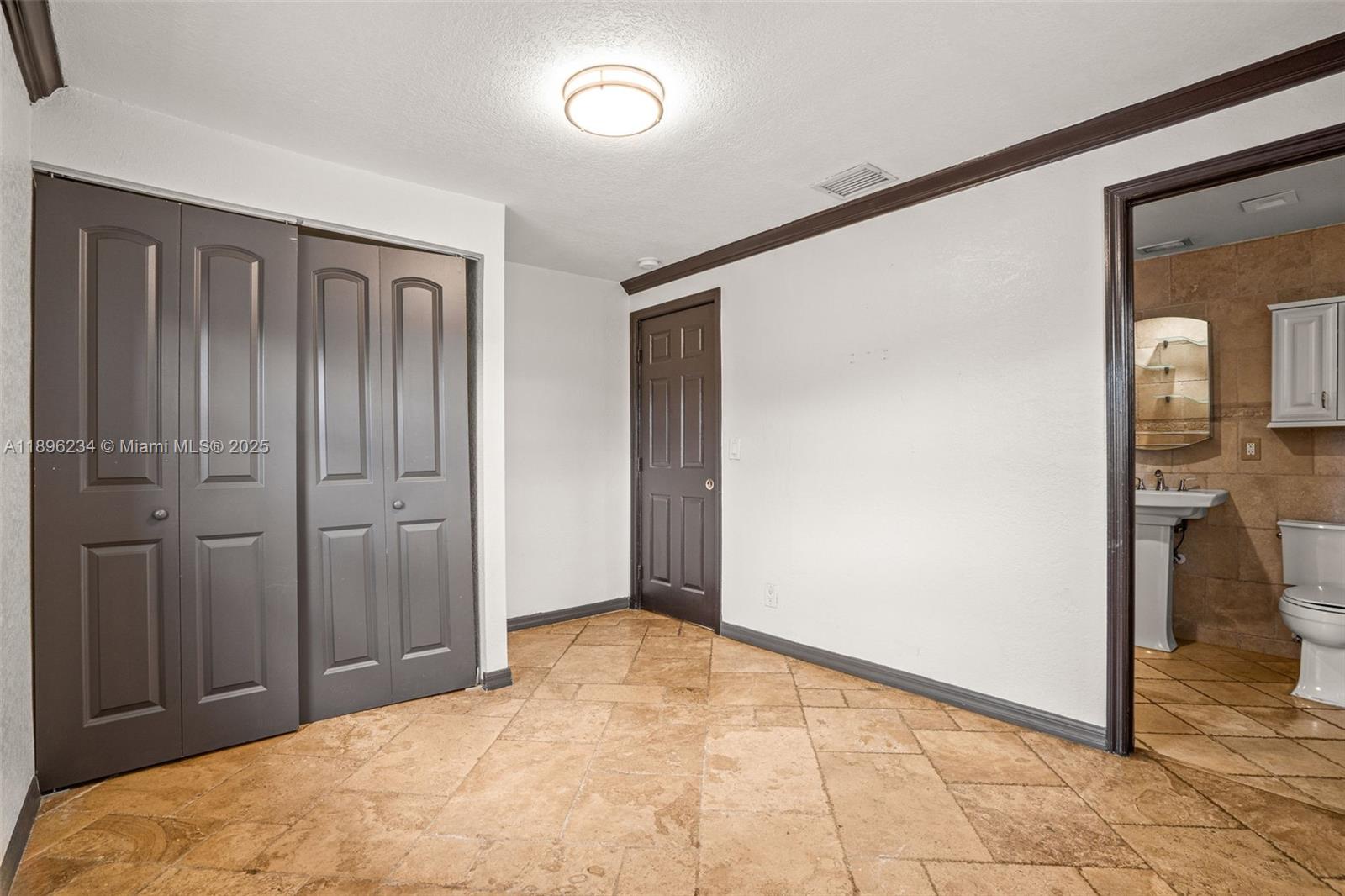 PLAYLAND ISLES - Residential