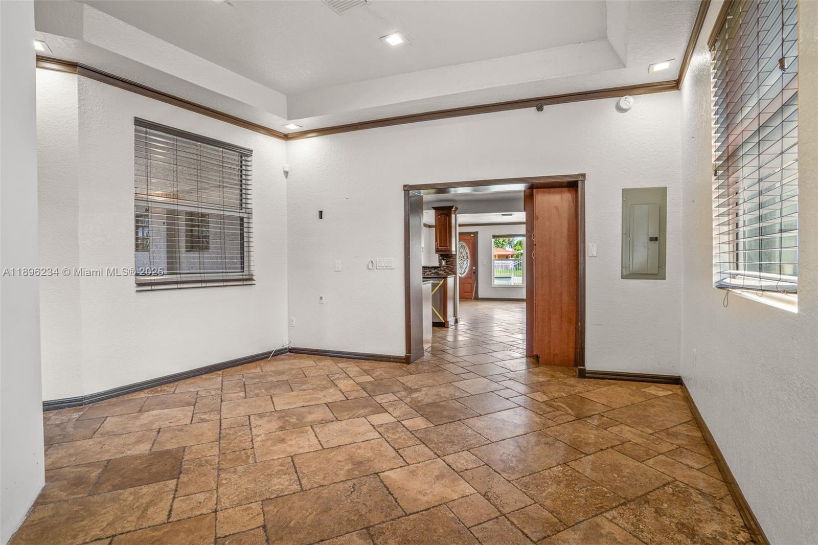 PLAYLAND ISLES - Residential
