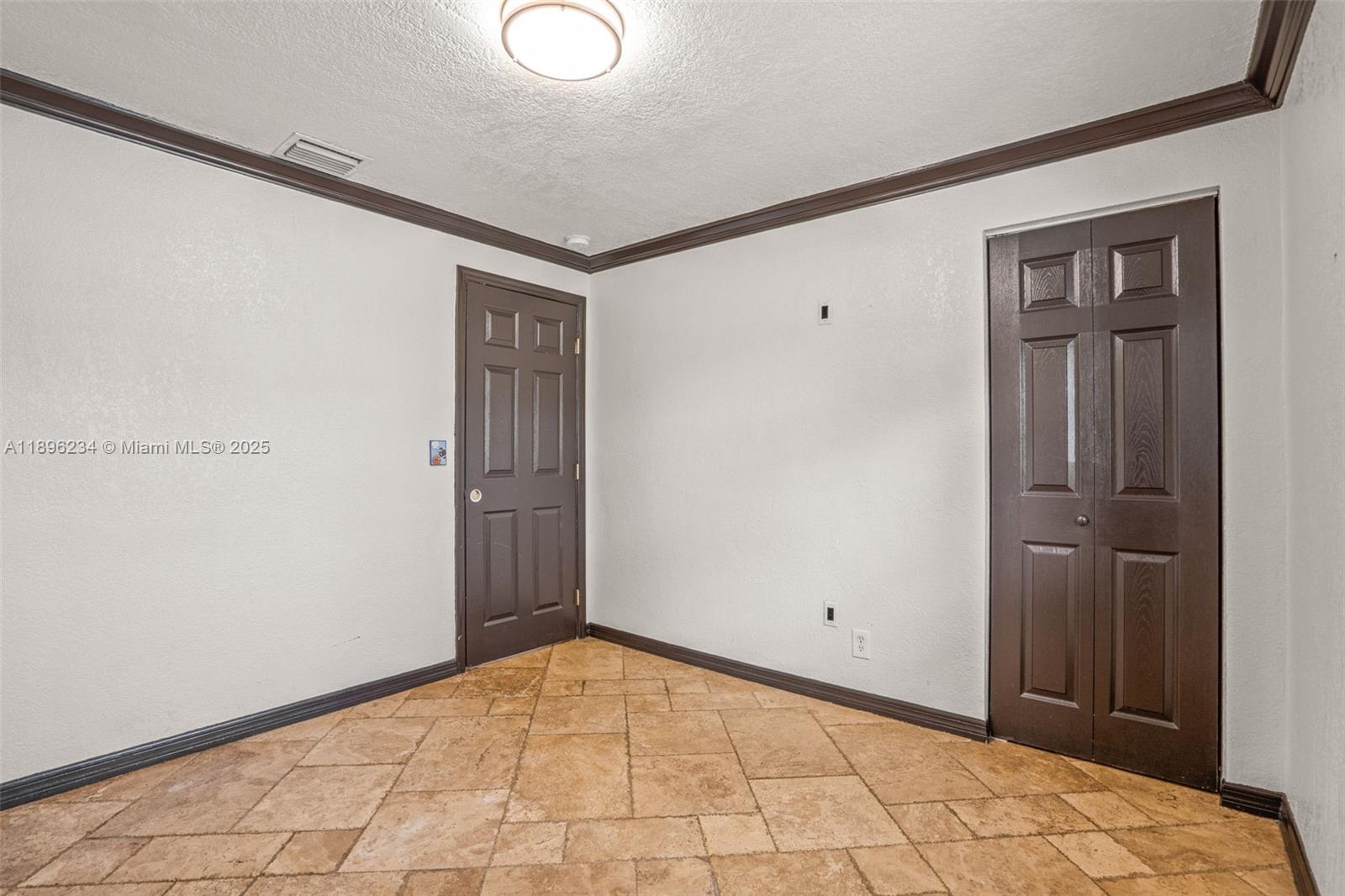 PLAYLAND ISLES - Residential