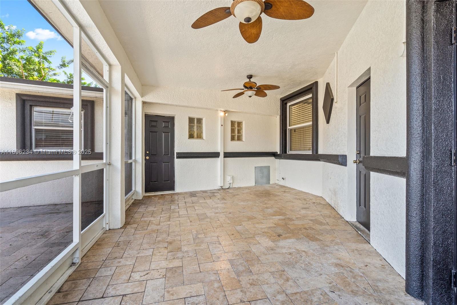 PLAYLAND ISLES - Residential