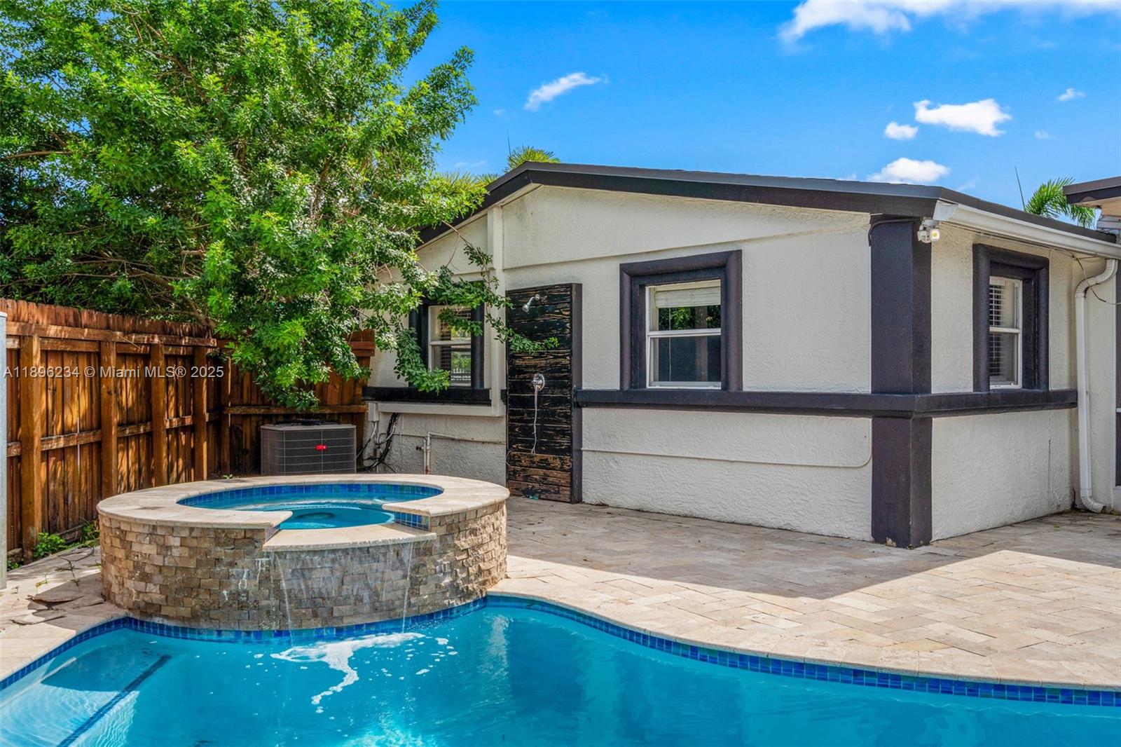 PLAYLAND ISLES - Residential