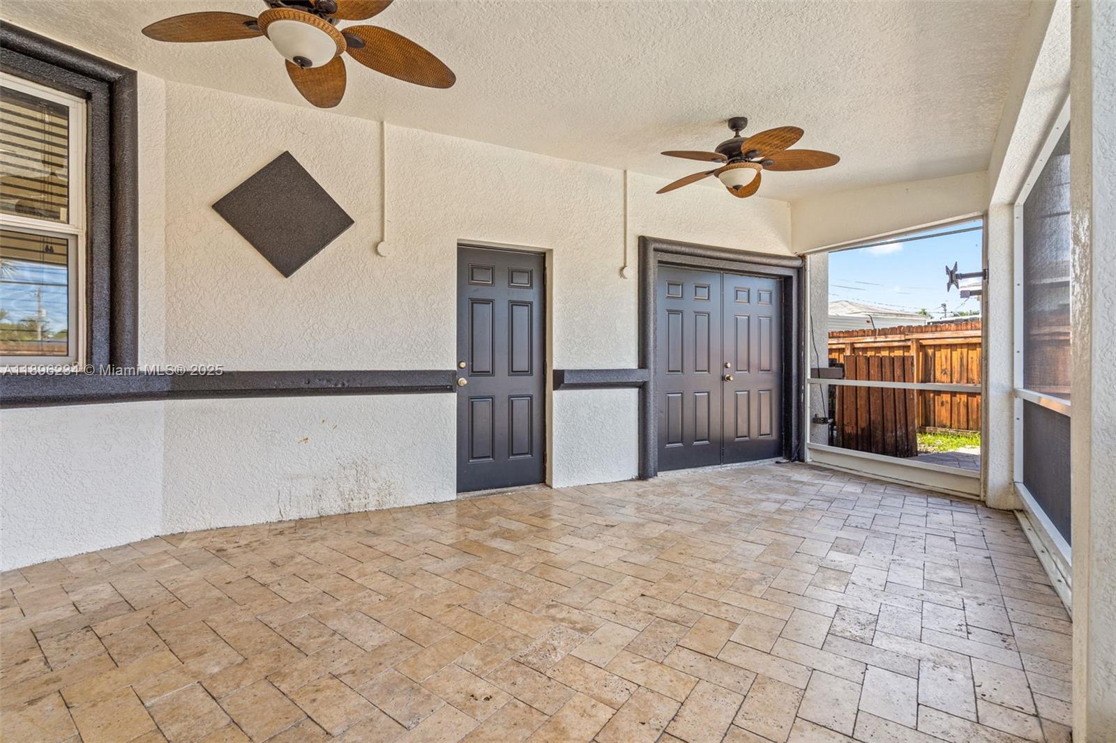 PLAYLAND ISLES - Residential