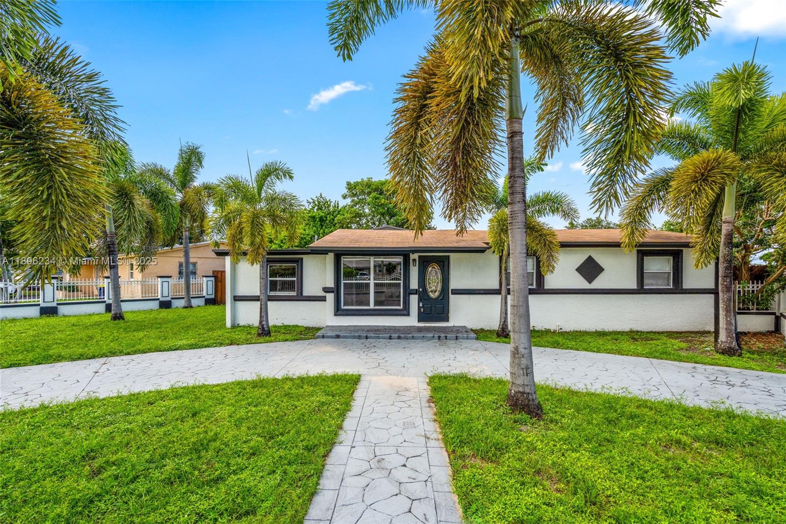 PLAYLAND ISLES - Residential