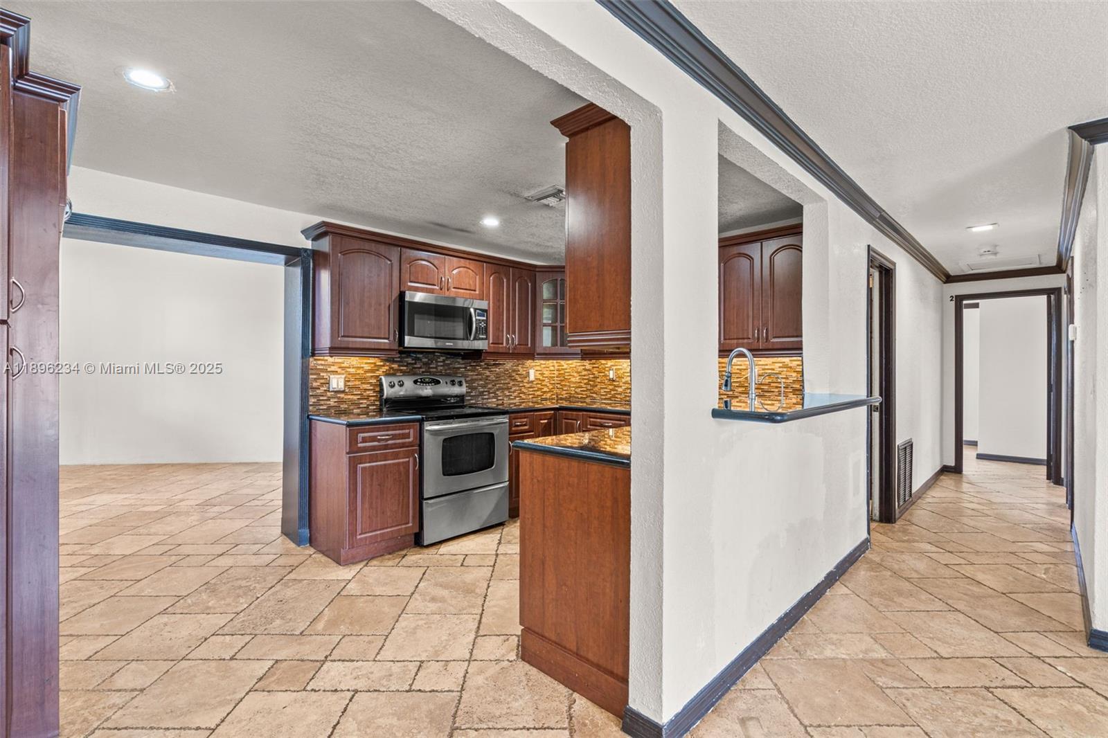 PLAYLAND ISLES - Residential