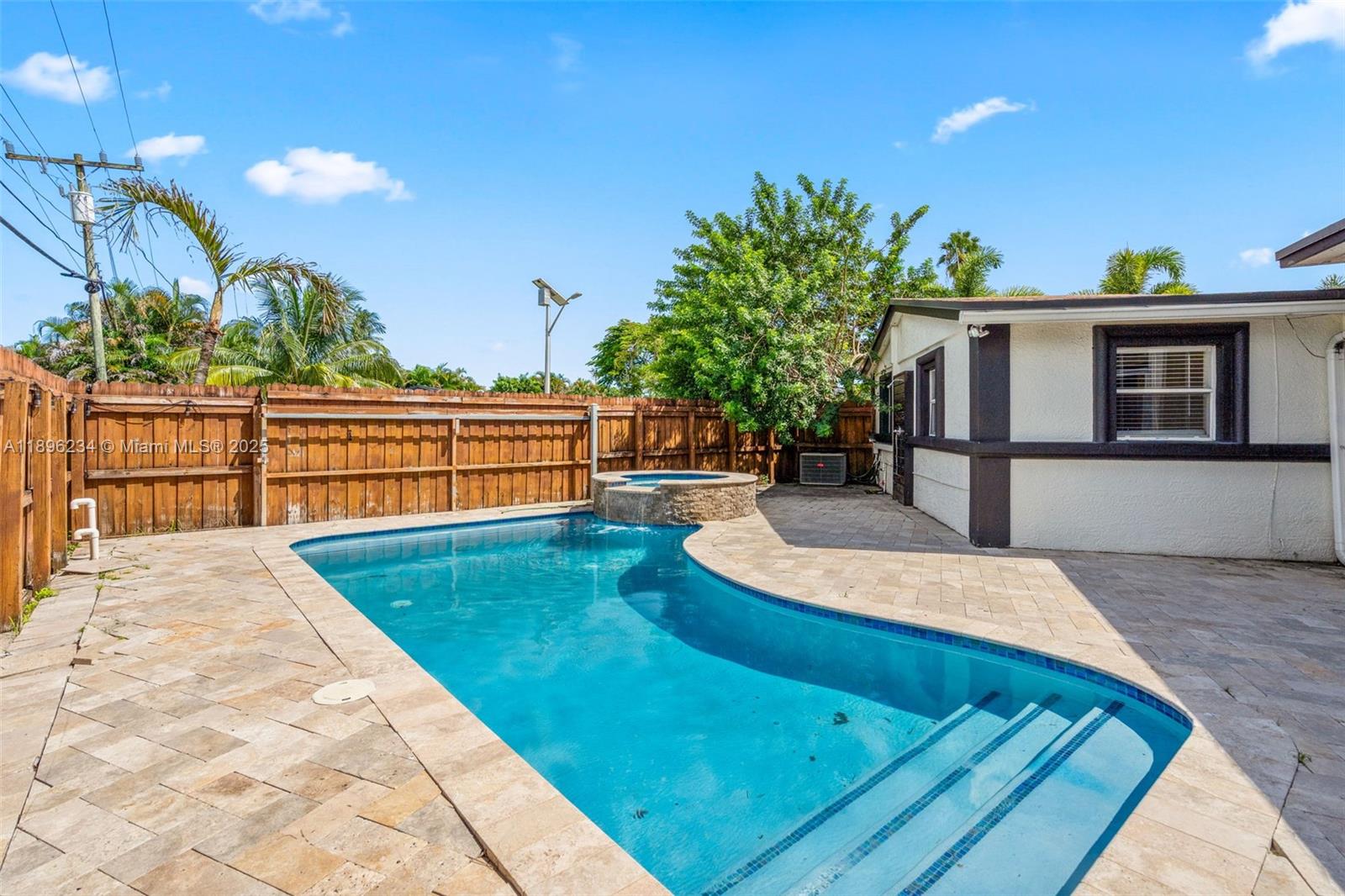 PLAYLAND ISLES - Residential