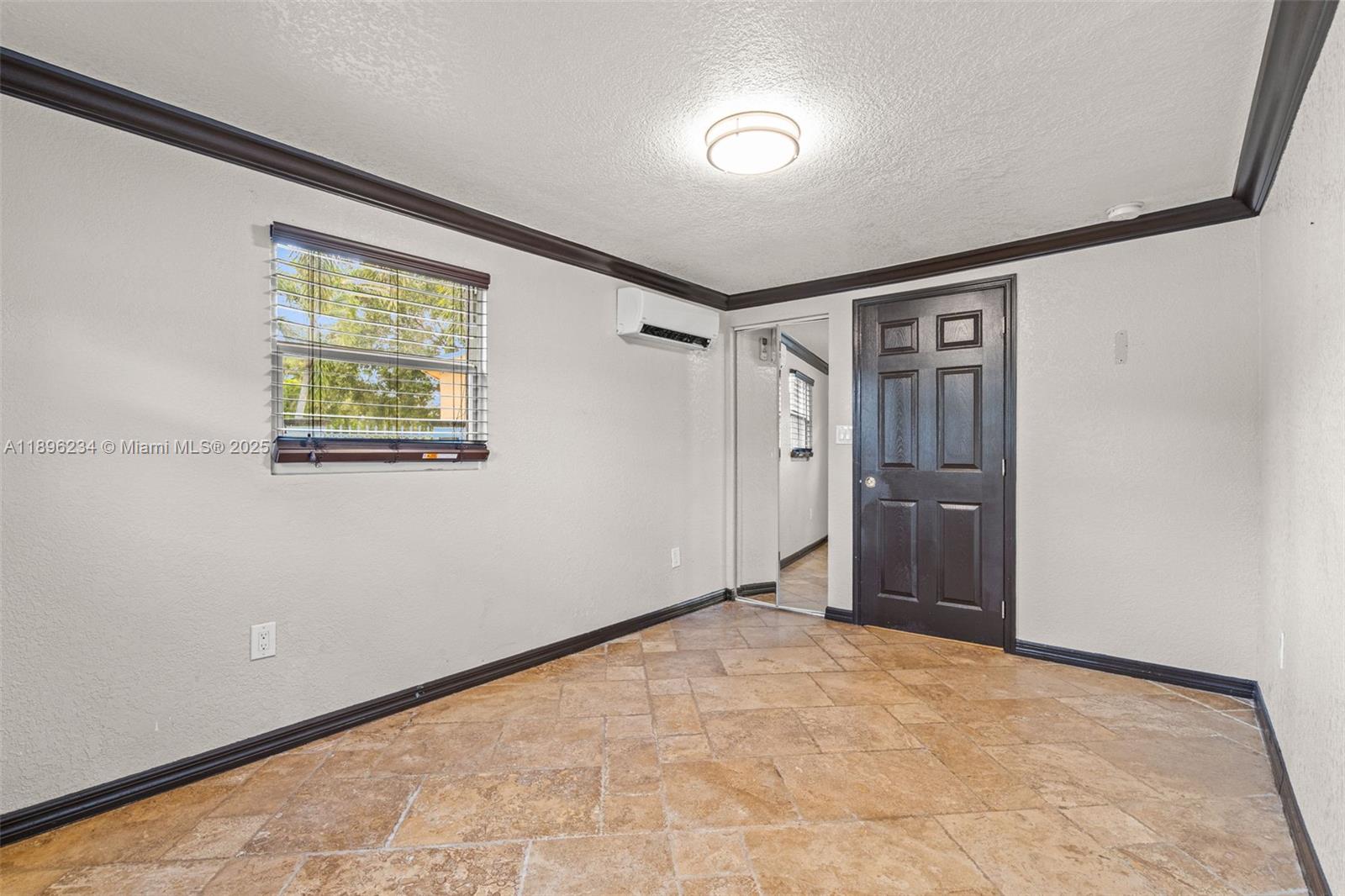 PLAYLAND ISLES - Residential