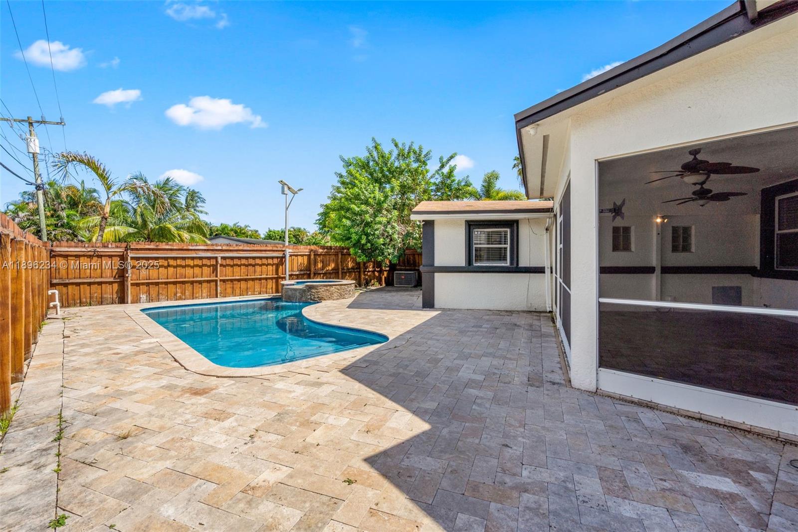 PLAYLAND ISLES - Residential
