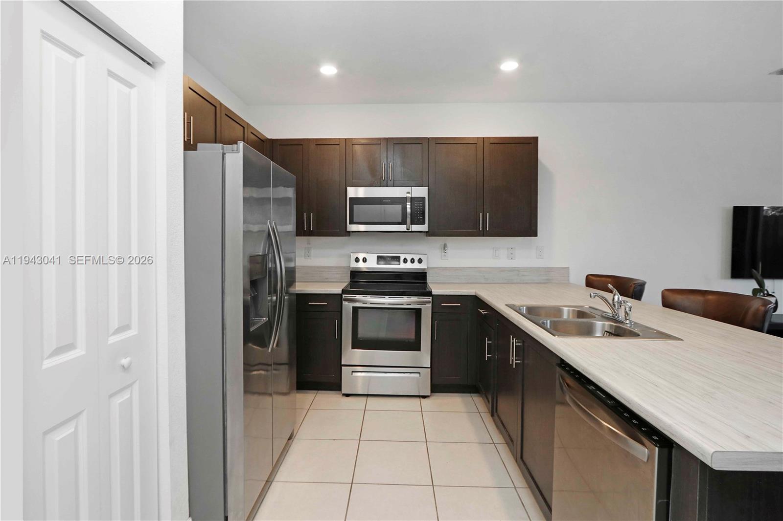 ENCLAVE SOUTH PHASE 2 - Residential