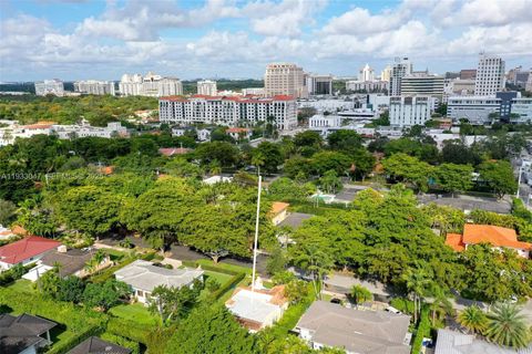 Photo of 222 Romano Ave, Coral Gables, FL 33134 (MLS # A11933047)