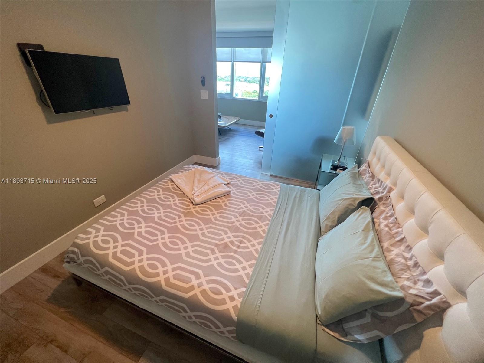 RONEY PALACE CONDO - Residential Lease