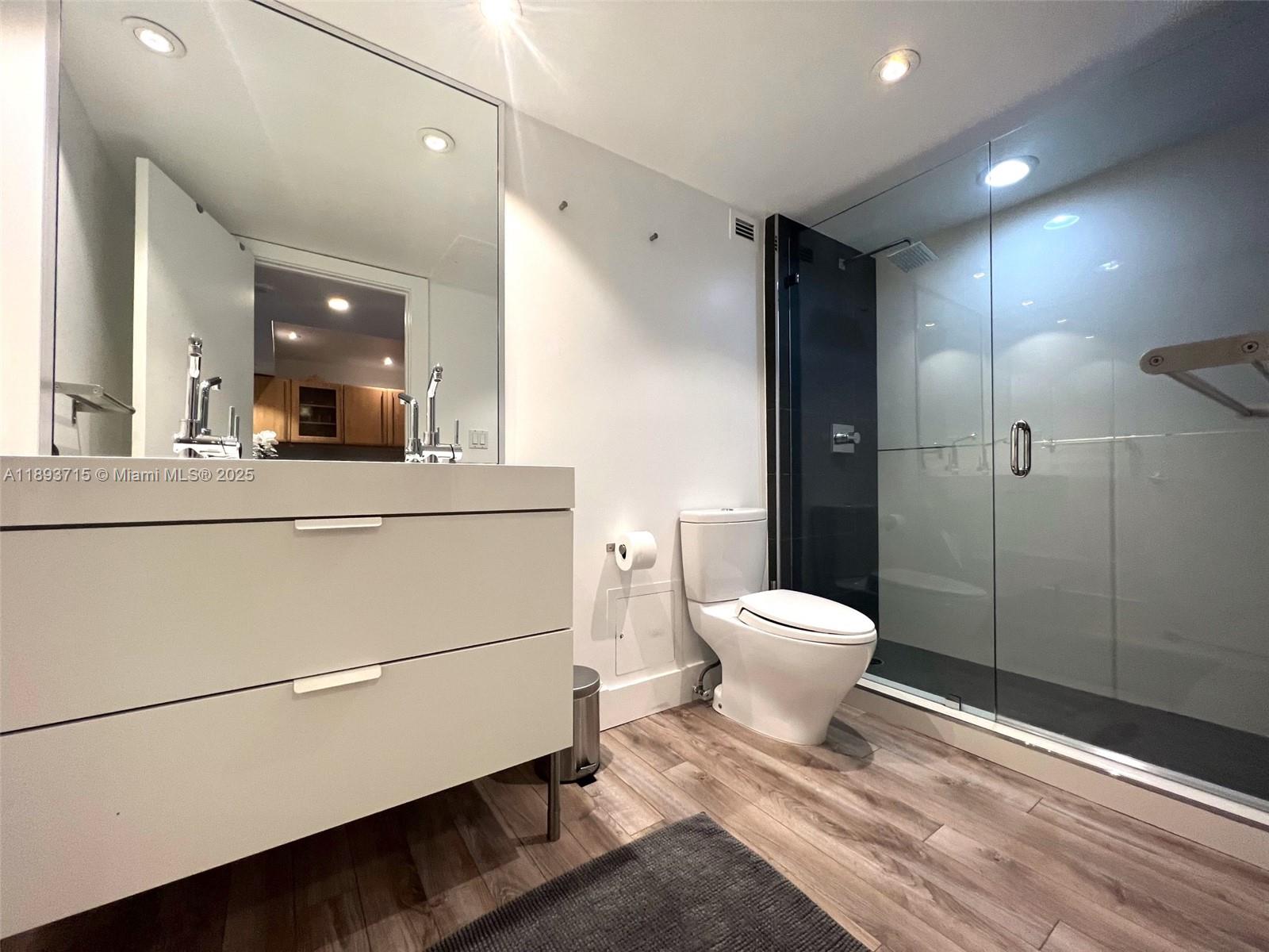 RONEY PALACE CONDO - Residential Lease