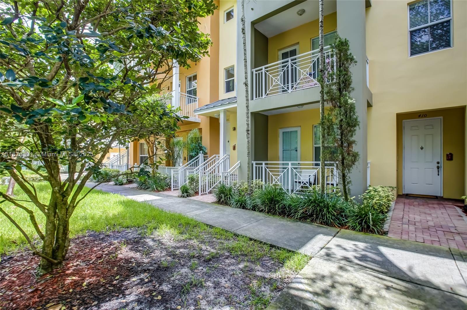 VILLAGE AT SAILBOAT BEND - Residential Lease