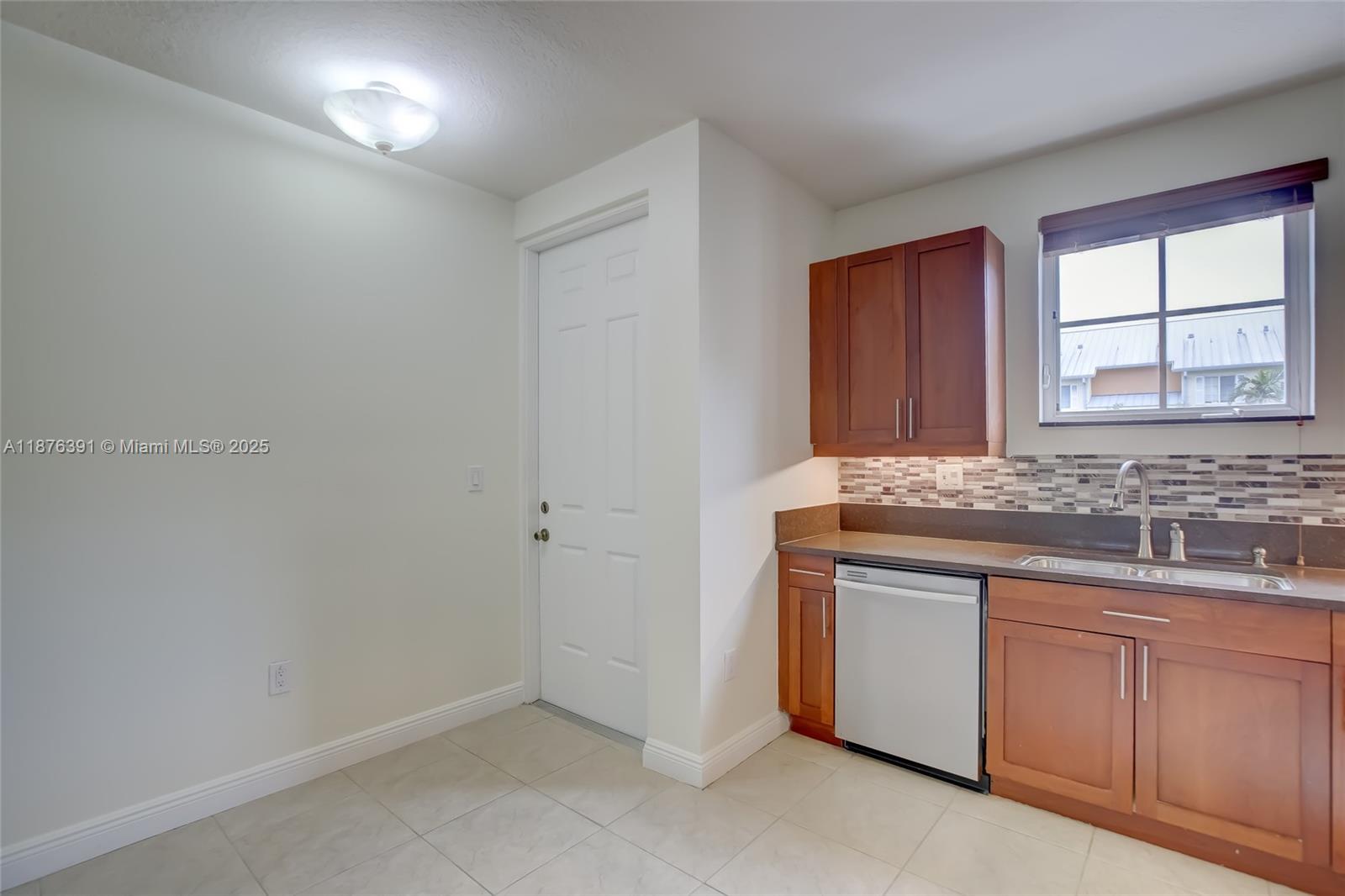 VILLAGE AT SAILBOAT BEND - Residential Lease