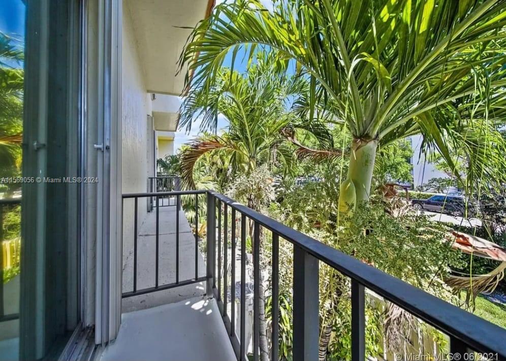 NORTHGATE TOWNHOUSE CONDO - Residential Lease