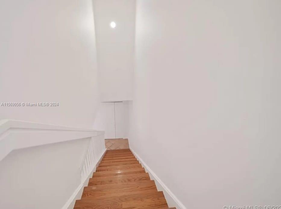 NORTHGATE TOWNHOUSE CONDO - Residential Lease