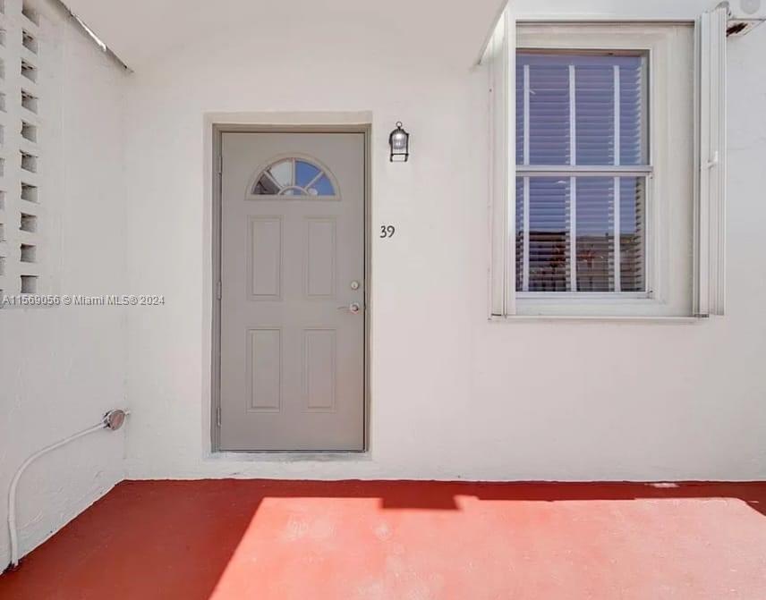 NORTHGATE TOWNHOUSE CONDO - Residential Lease