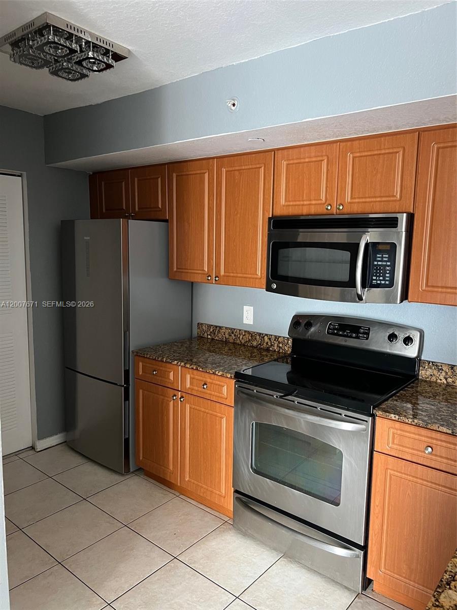 THE OAKS IN NORTH MIAMI C - Residential