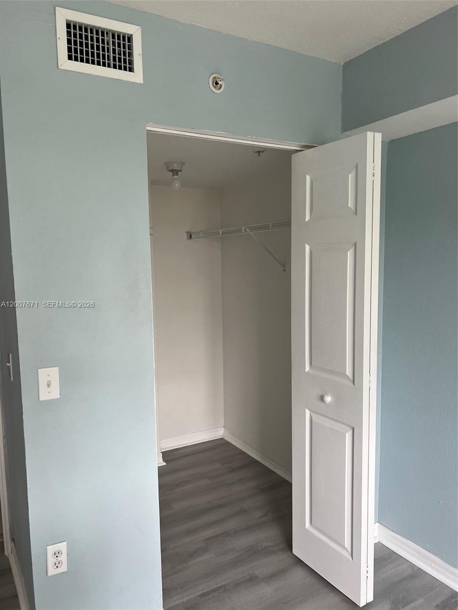 THE OAKS IN NORTH MIAMI C - Residential