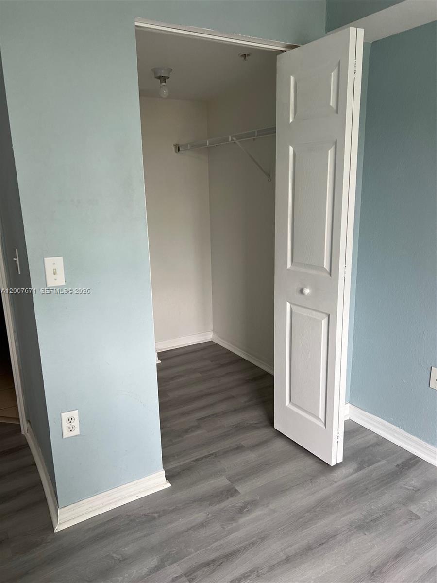 THE OAKS IN NORTH MIAMI C - Residential