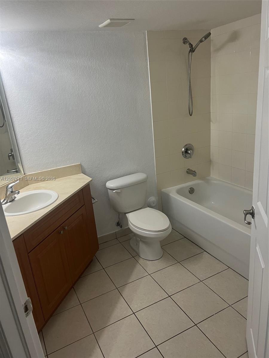 THE OAKS IN NORTH MIAMI C - Residential