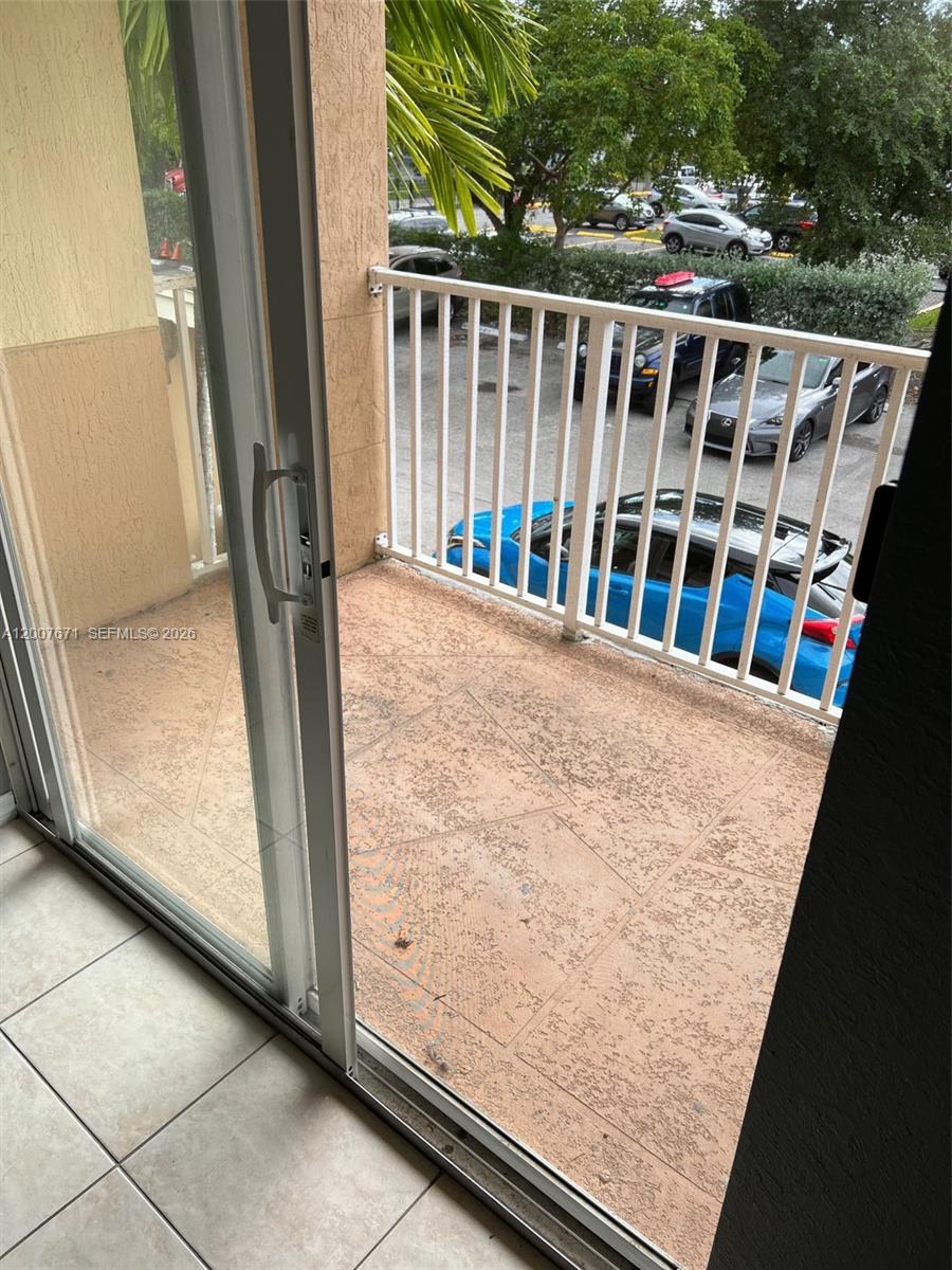 THE OAKS IN NORTH MIAMI C - Residential
