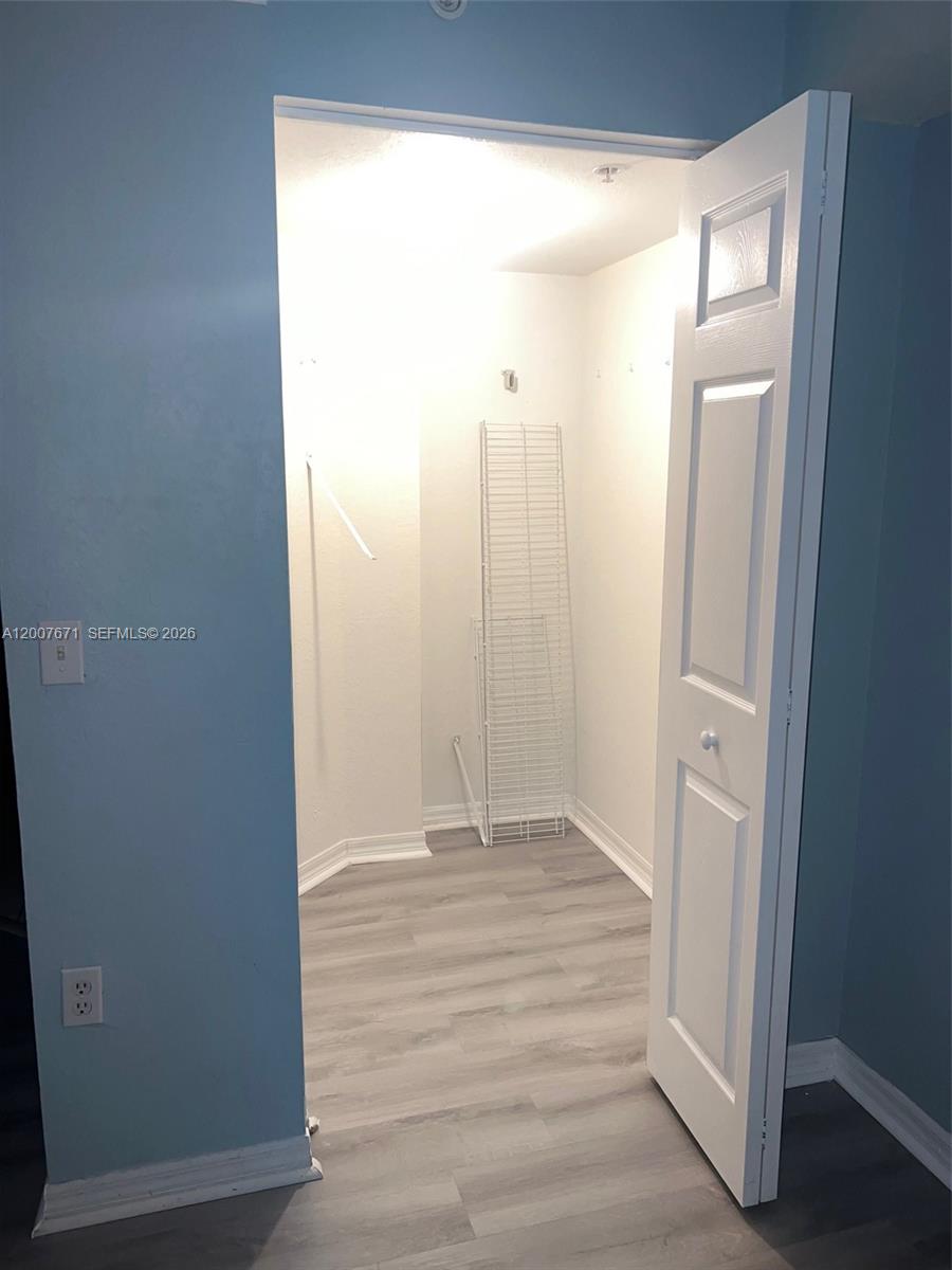 THE OAKS IN NORTH MIAMI C - Residential