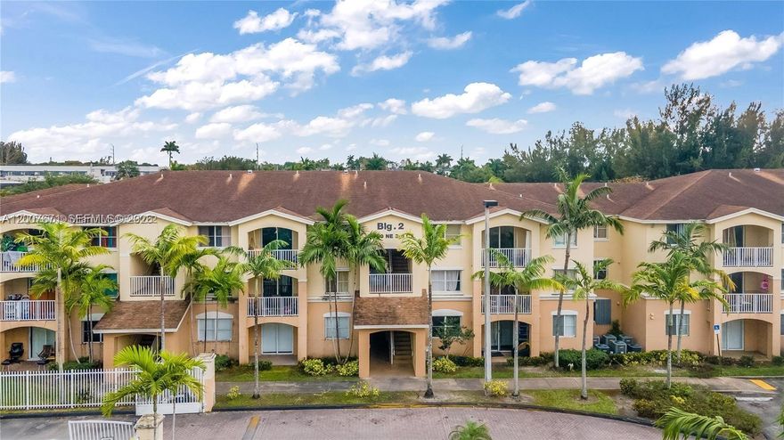 ASSOCIATION APPROVAL REQUIRED. BEAUTIFUL 2/2 CONDO LOCATED IN NORTH MIAMI.WASHER AND DRYER HOOKUP INSIDE THE UNIT, STAINLESS STEEL APPLIANCES. TENANT OCCUPIED. CALL OR TEXT LISTING AGENT FOR MORE INFORMATION