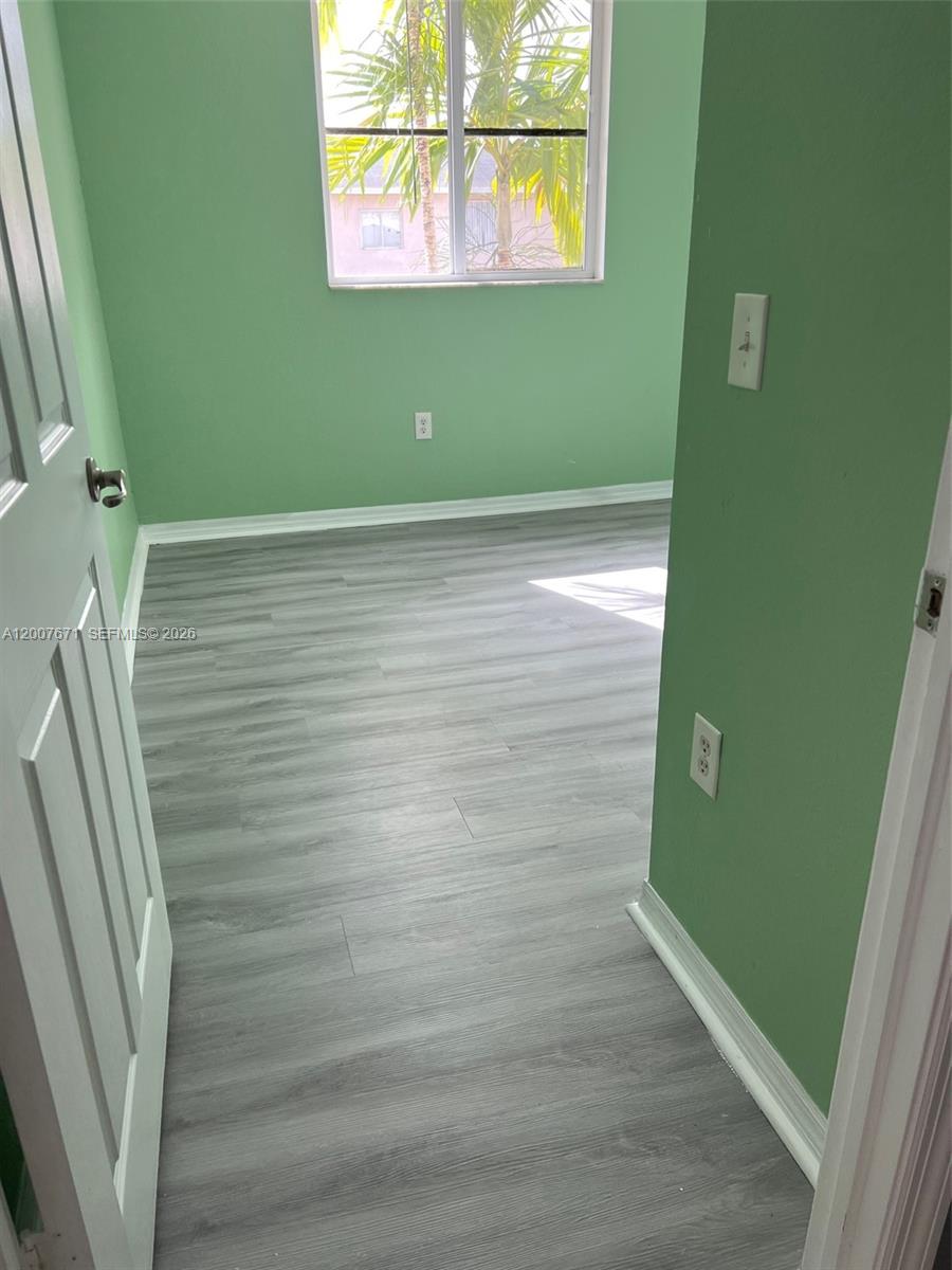 THE OAKS IN NORTH MIAMI C - Residential