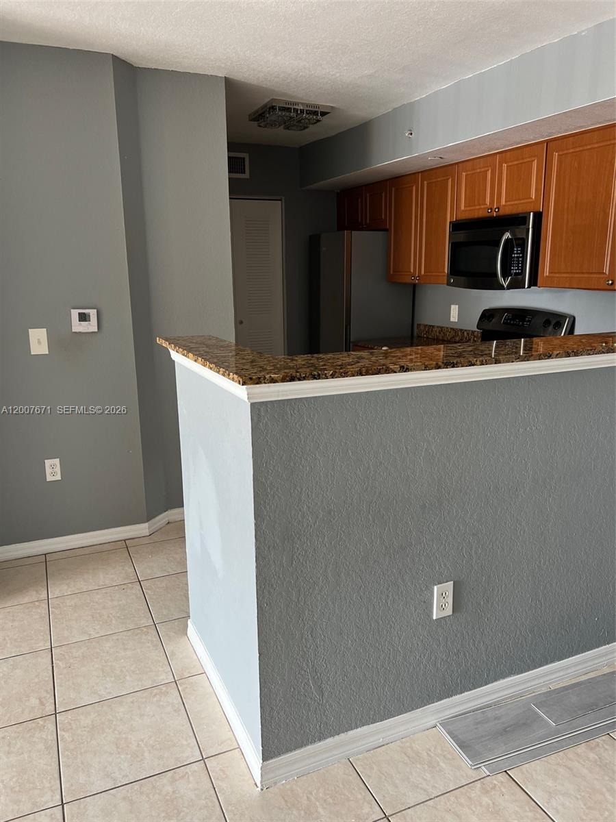 THE OAKS IN NORTH MIAMI C - Residential