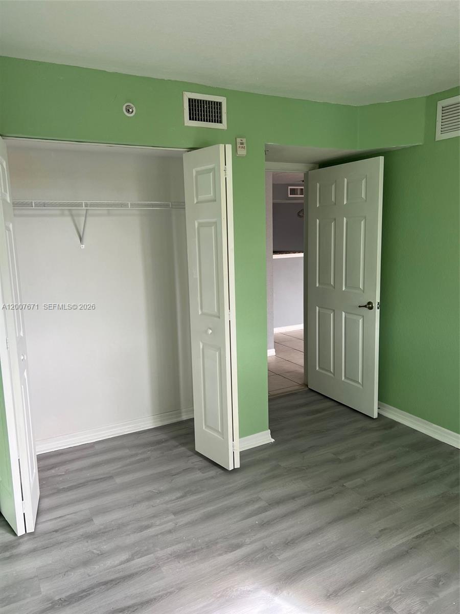 THE OAKS IN NORTH MIAMI C - Residential