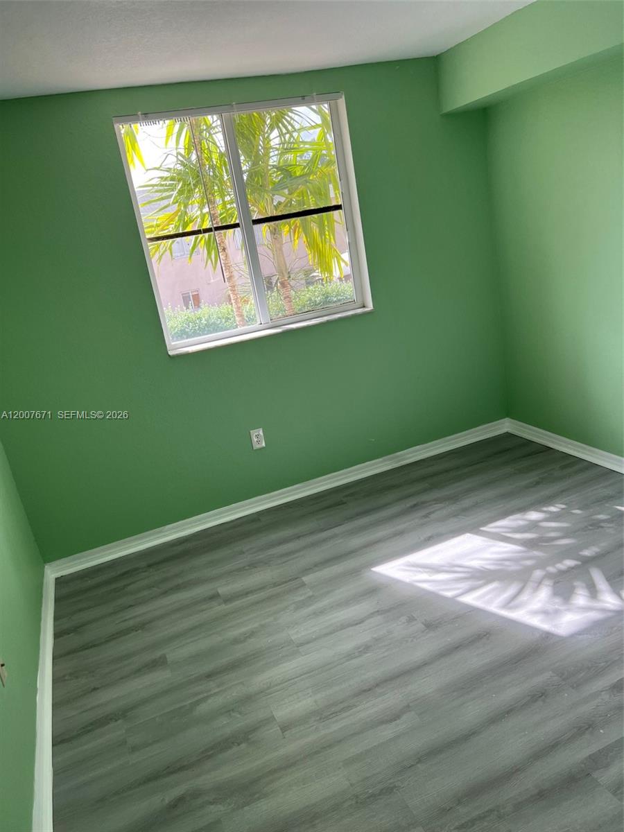 THE OAKS IN NORTH MIAMI C - Residential