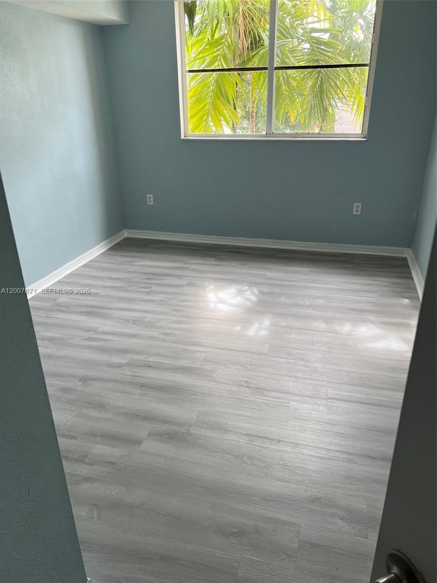 THE OAKS IN NORTH MIAMI C - Residential