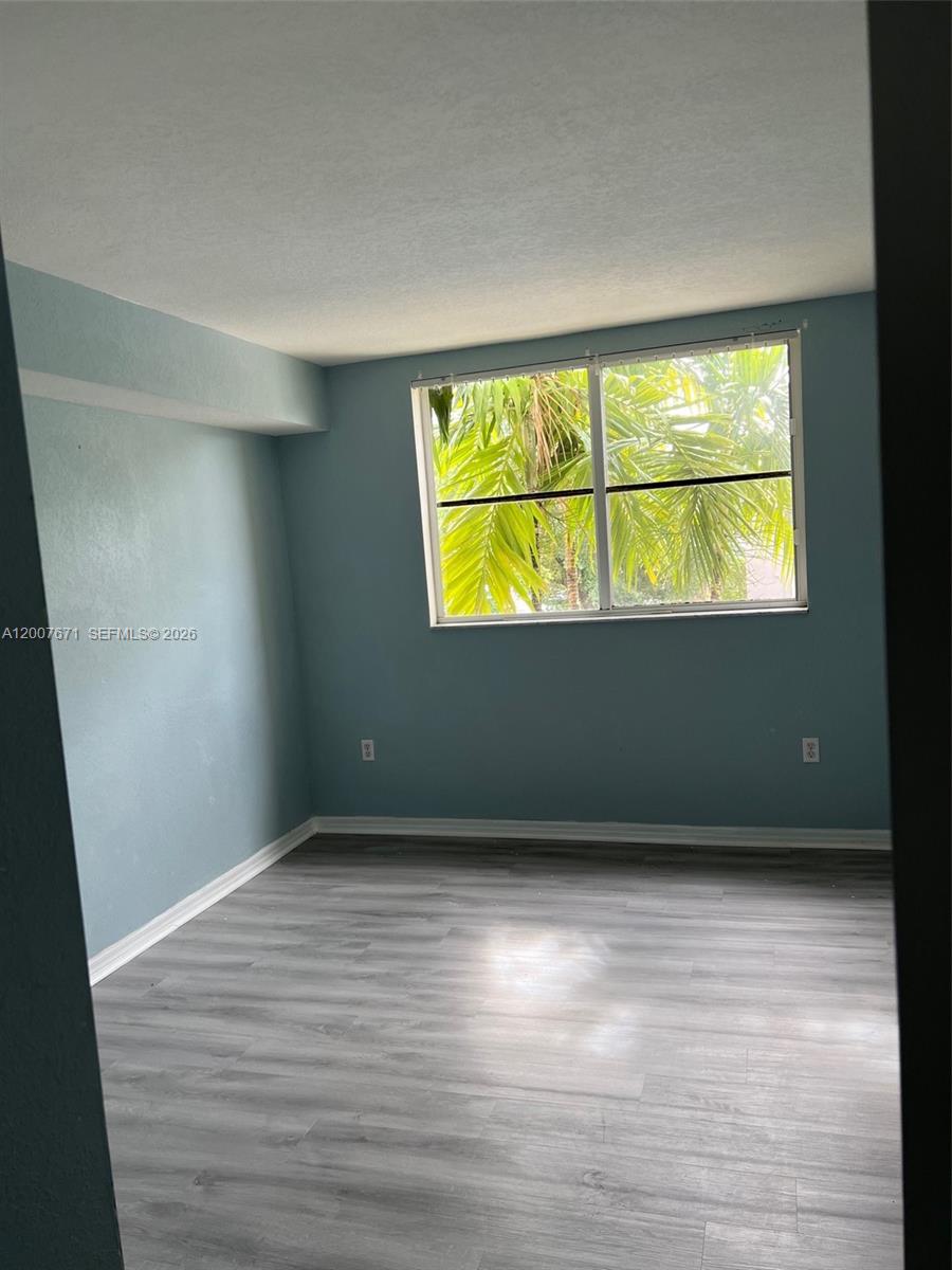 THE OAKS IN NORTH MIAMI C - Residential