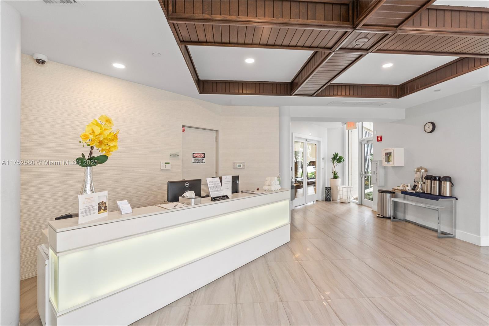 HAMPTONS SOUTH CONDO - Residential