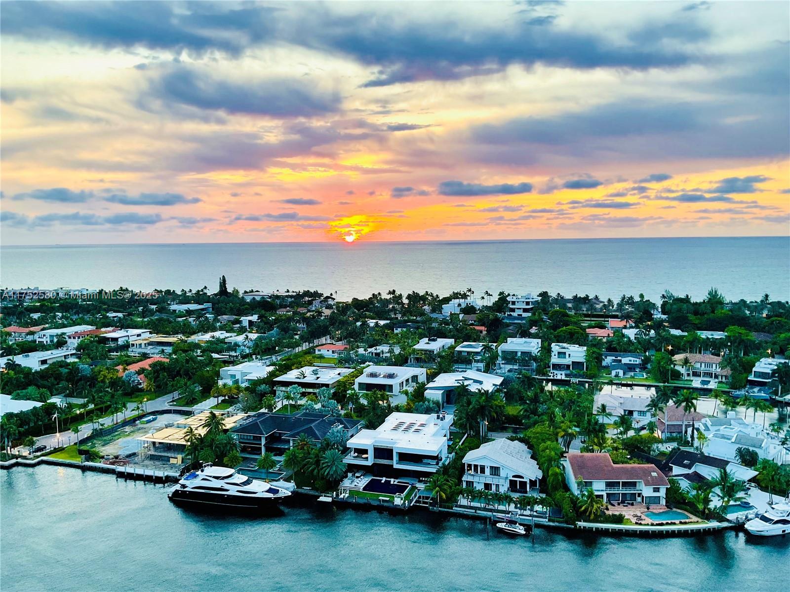 HAMPTONS SOUTH CONDO - Residential