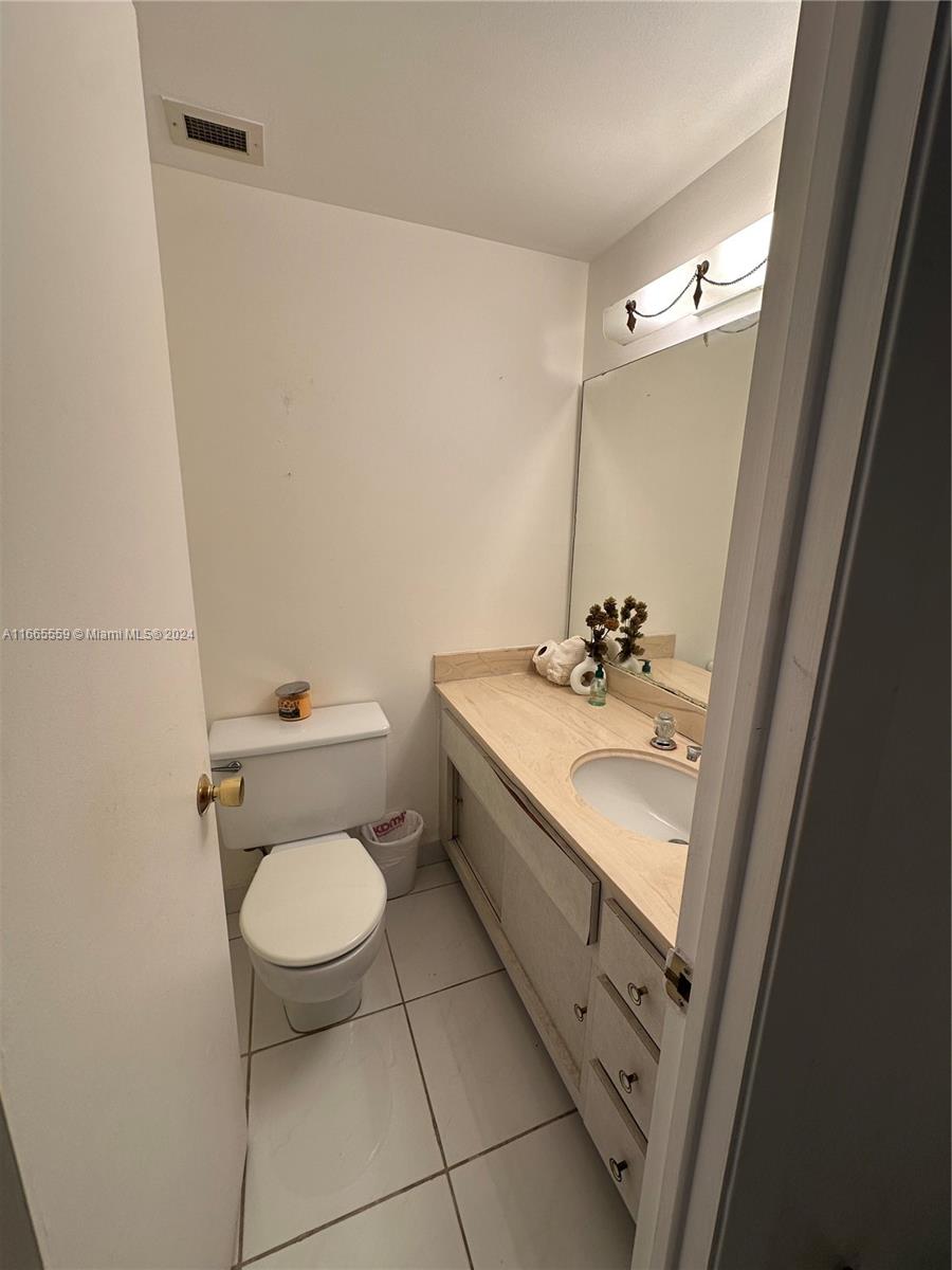ARLEN HOUSE WEST CONDO - Residential