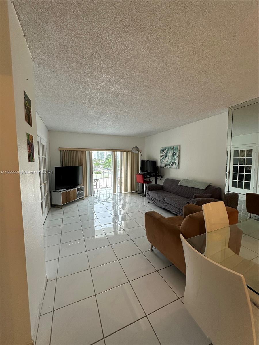 ARLEN HOUSE WEST CONDO - Residential