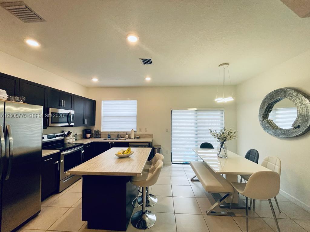 VIA VENTURA NEIGHBORHOOD - Residential Lease