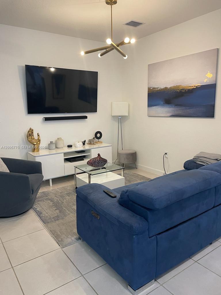 VIA VENTURA NEIGHBORHOOD - Residential Lease