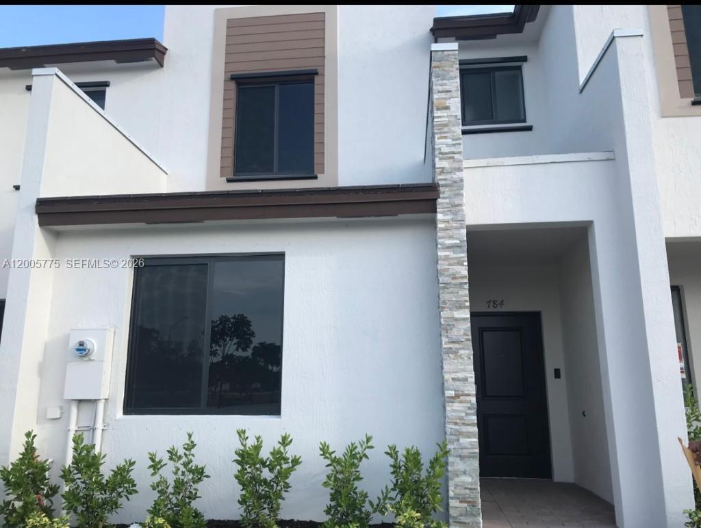 784 NE 206th Ter 784