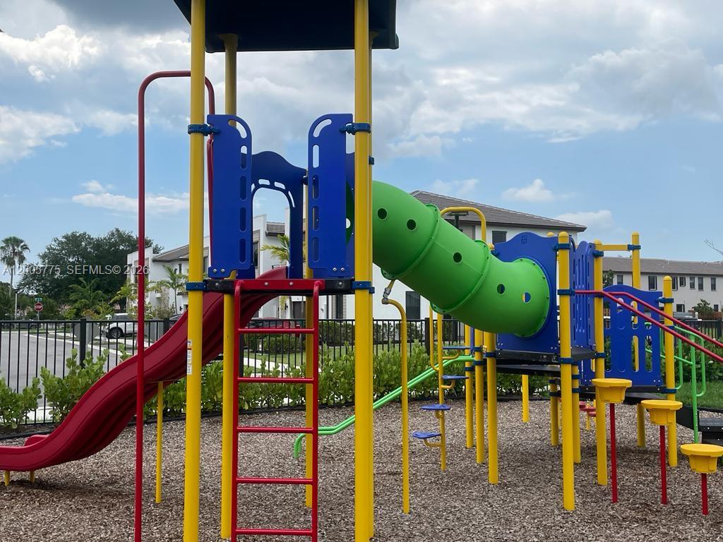 VIA VENTURA NEIGHBORHOOD - Residential Lease