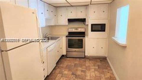 Tiny photo for Sunny Isles Beach, FL 33160 (MLS # A12003376)