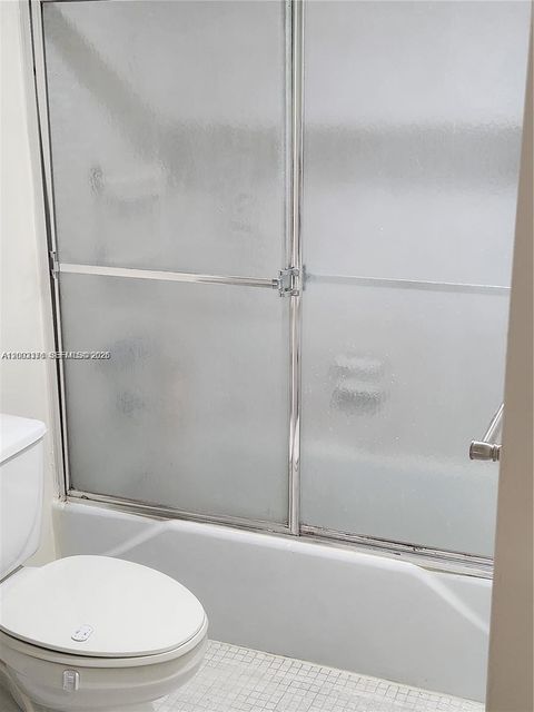 Tiny photo for Sunny Isles Beach, FL 33160 (MLS # A12003376)