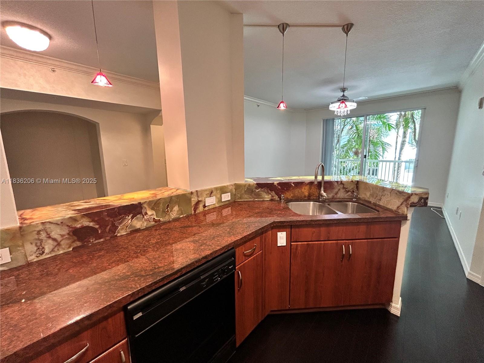9172 Collins Ave 316