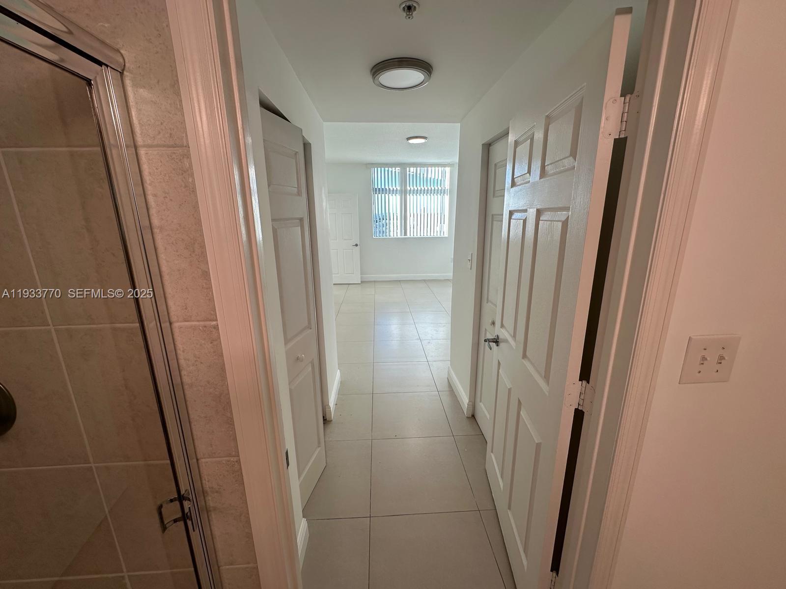 HOLLYWOOD STATION RES CON - Residential